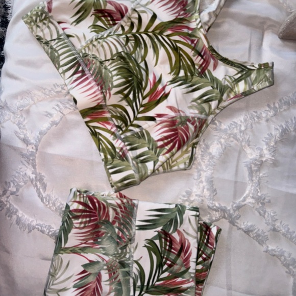 Workout Outfit - Picture 10 of 10